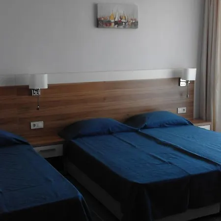 Hotel Larisa 호텔 3*