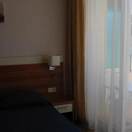 Hotel Larisa 3* 스베티 블라스